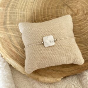 Carré Howlite