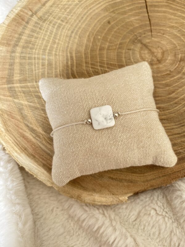 Carré Howlite